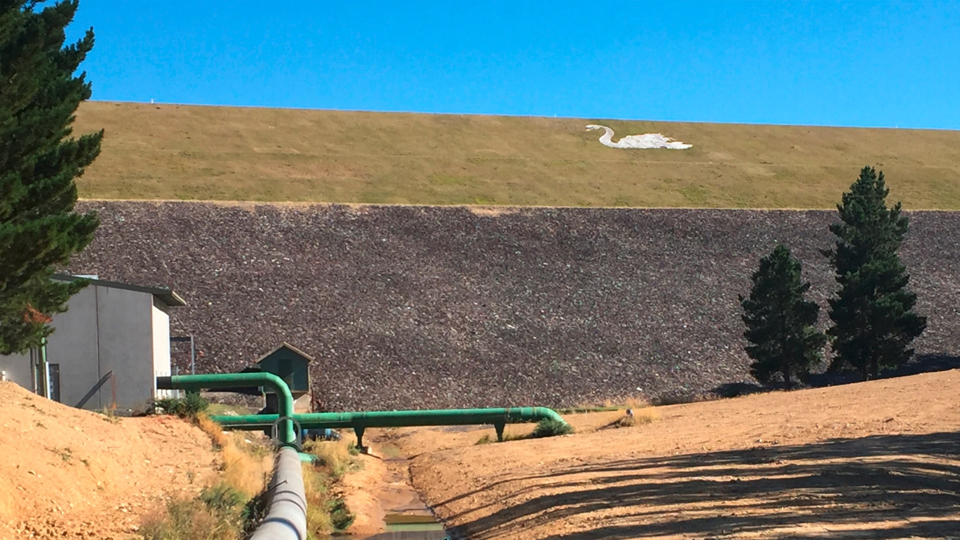 Central highlands water pipe using AVK valves