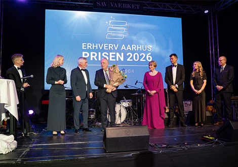 Stage with flowers, price reward