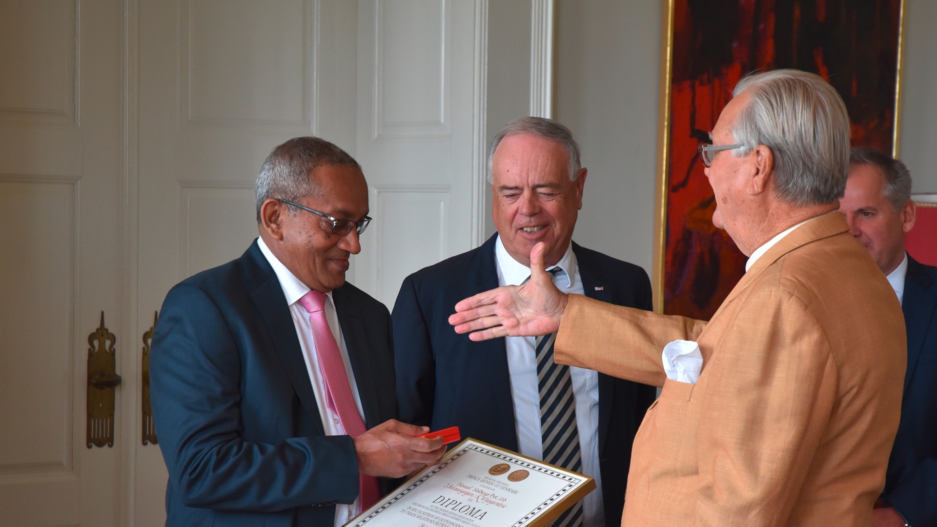 AVK reseller got the medal of honor