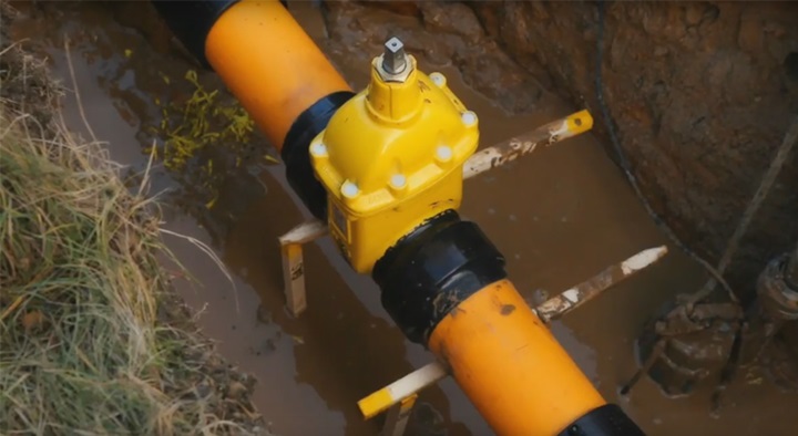 AVK gate valves with PE ends video