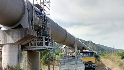 Hydro Stop socket encapsulation couplings is used for repairing a leaking socket joints on the biggest pipeline in Southern Italy